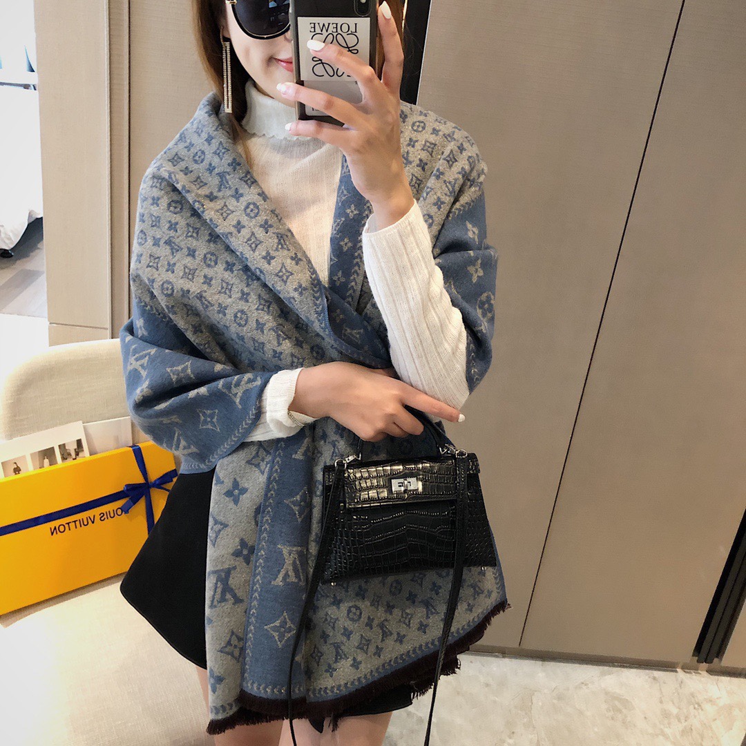 LV Louis vuitton Scarf 110242