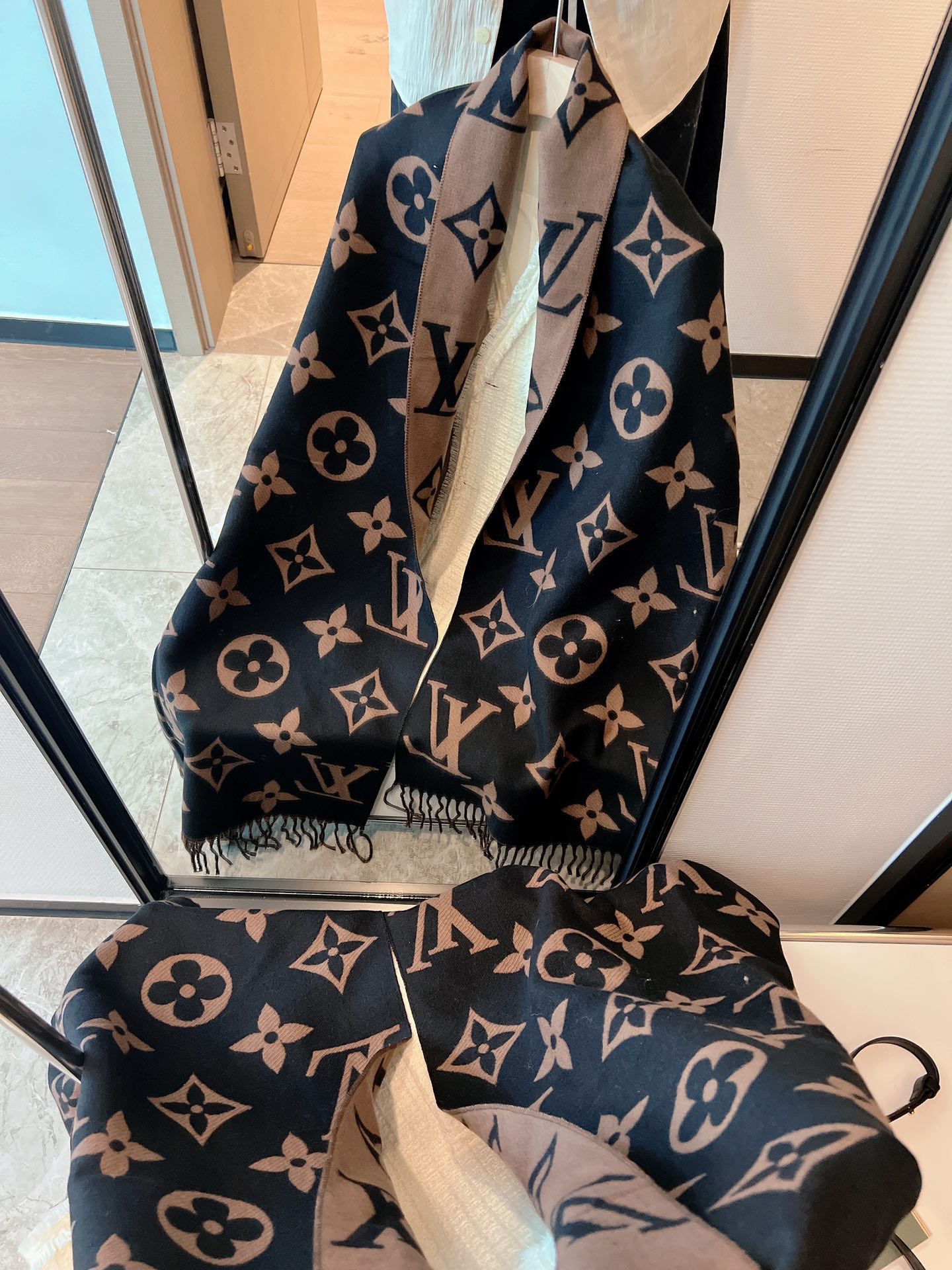LV Louis vuitton Scarf 110240