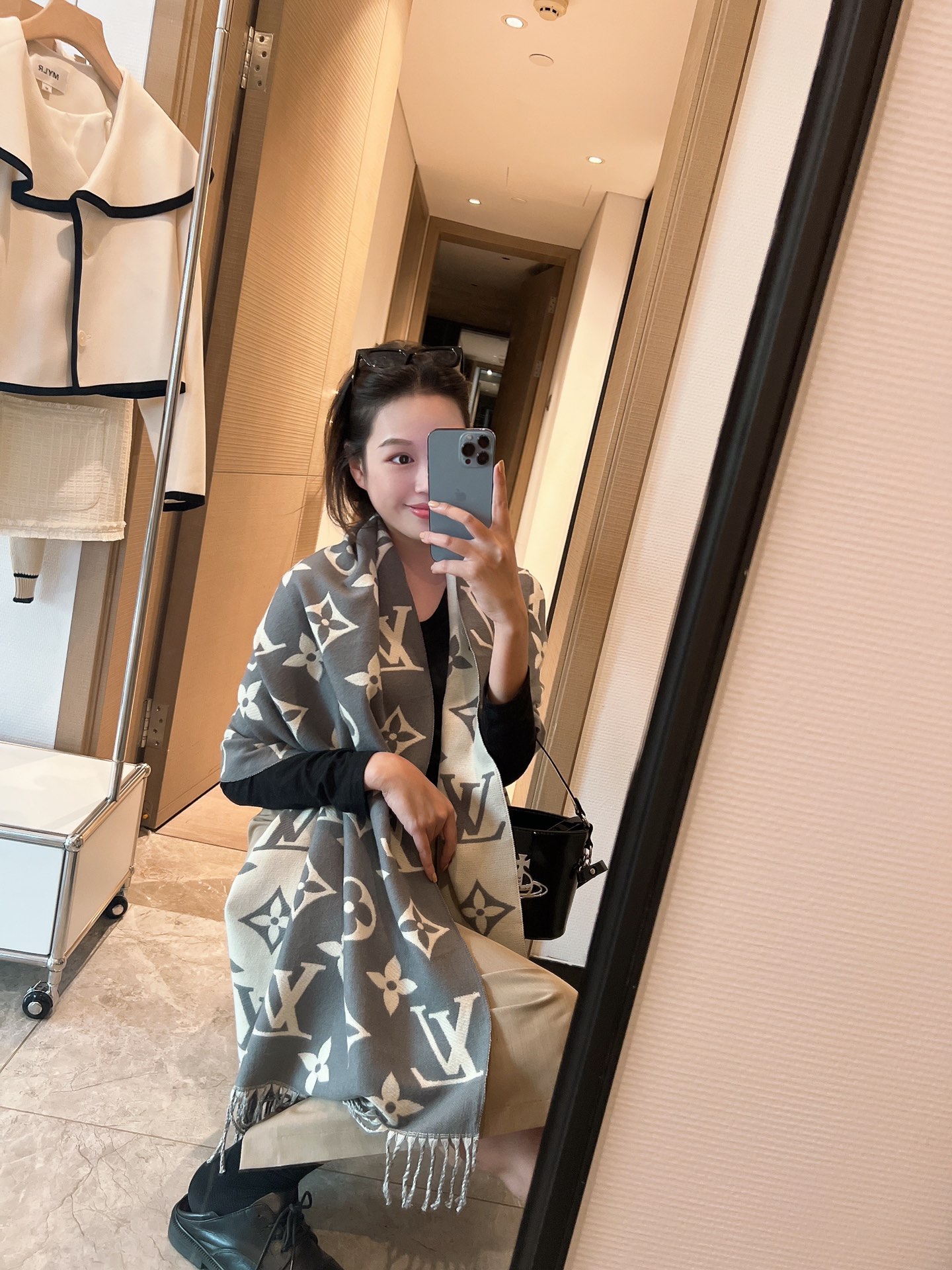 LV Louis vuitton Scarf 110240