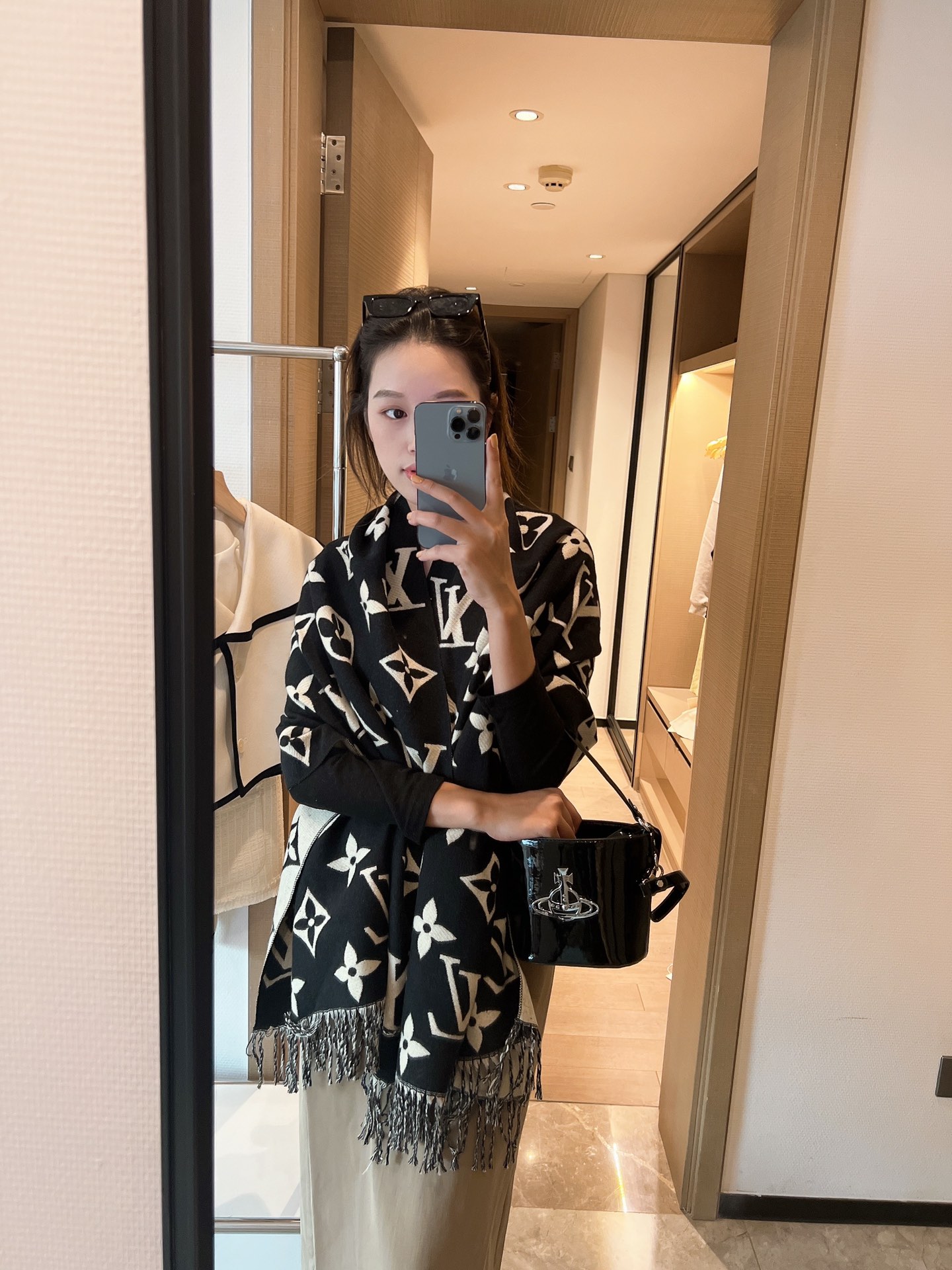 LV Louis vuitton Scarf 110239