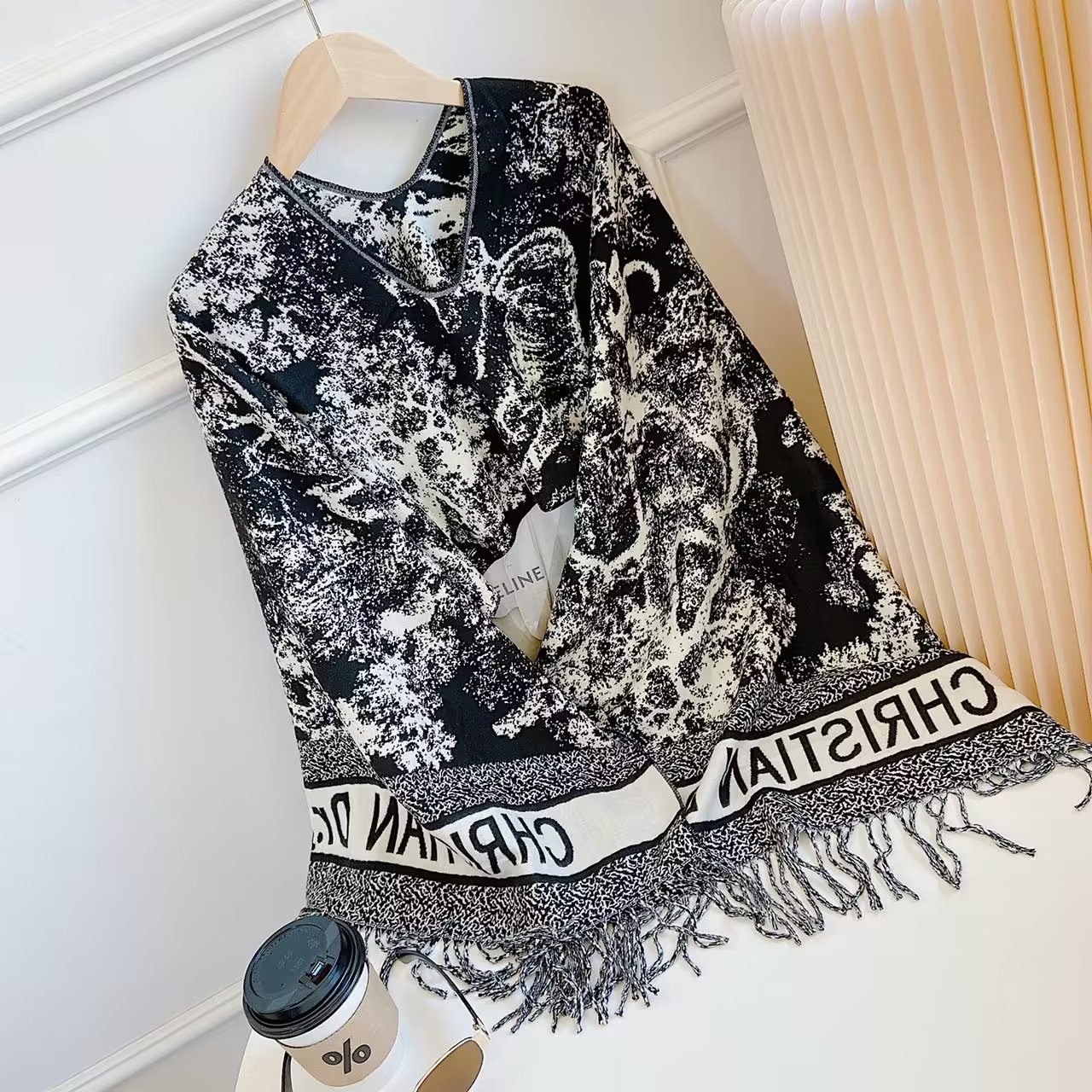Dior Scarf/Cloak 110238
