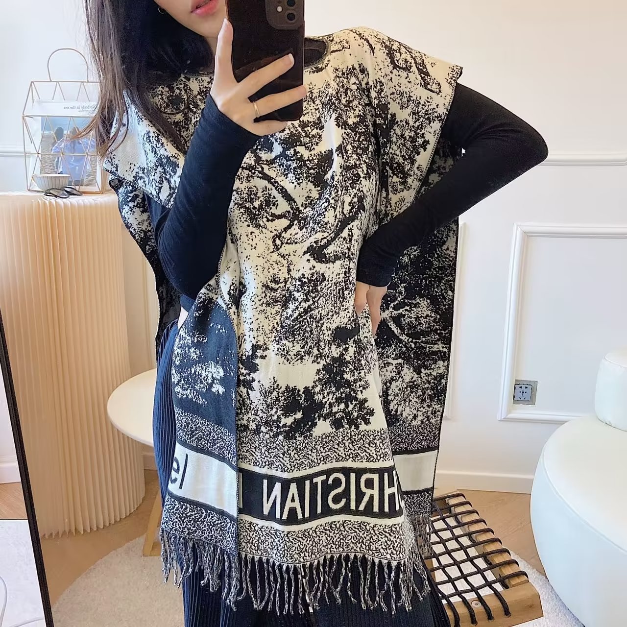 Dior Scarf/Cloak 110238