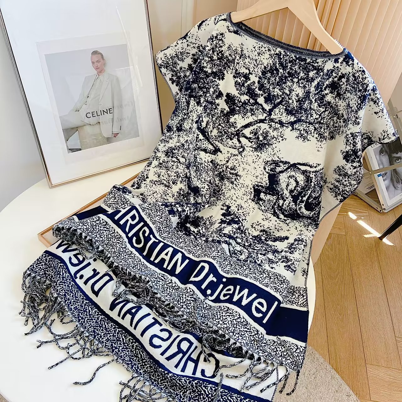 Dior Scarf/Cloak 110237