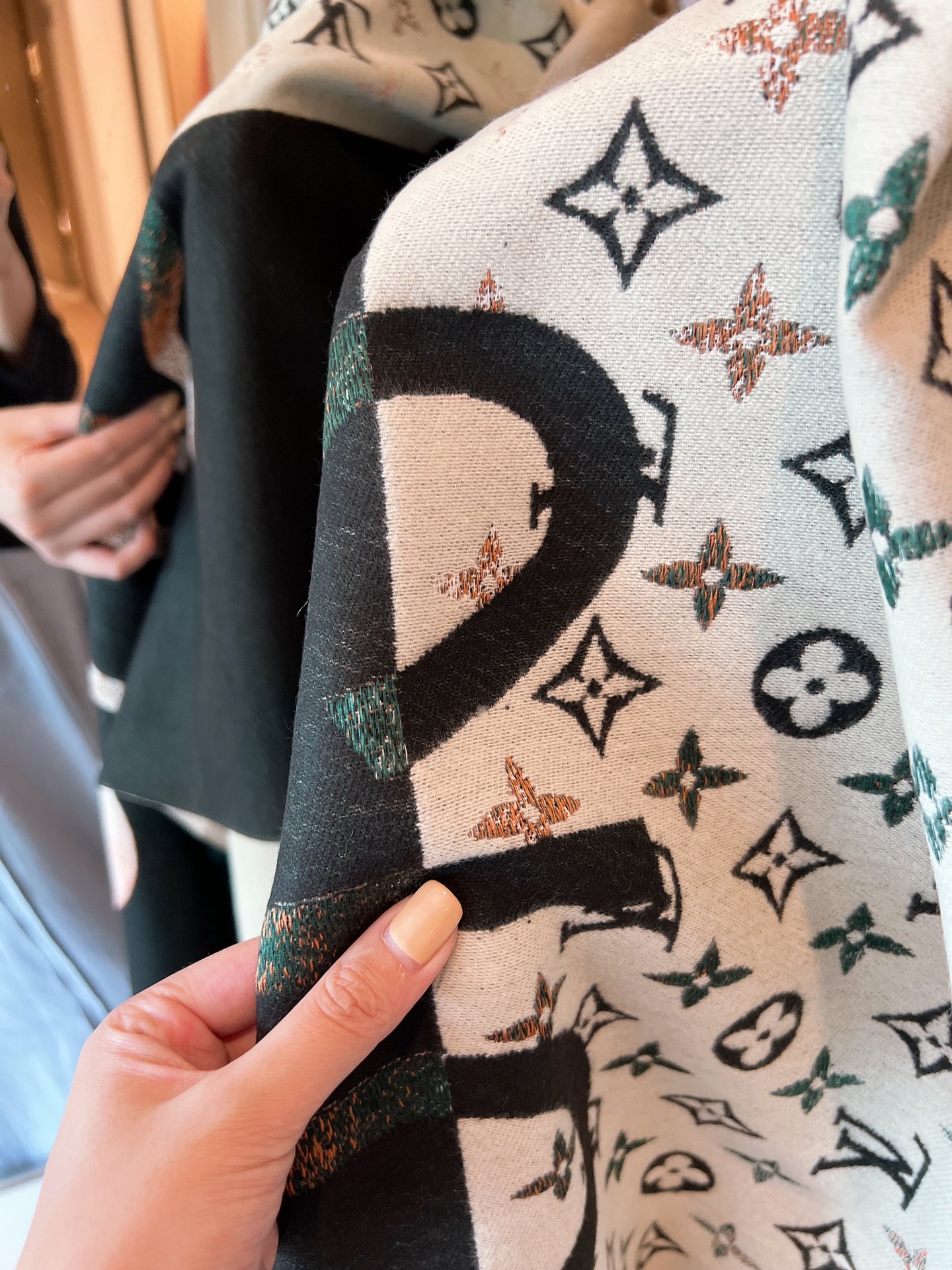 LV Louis vuitton Scarf  110235