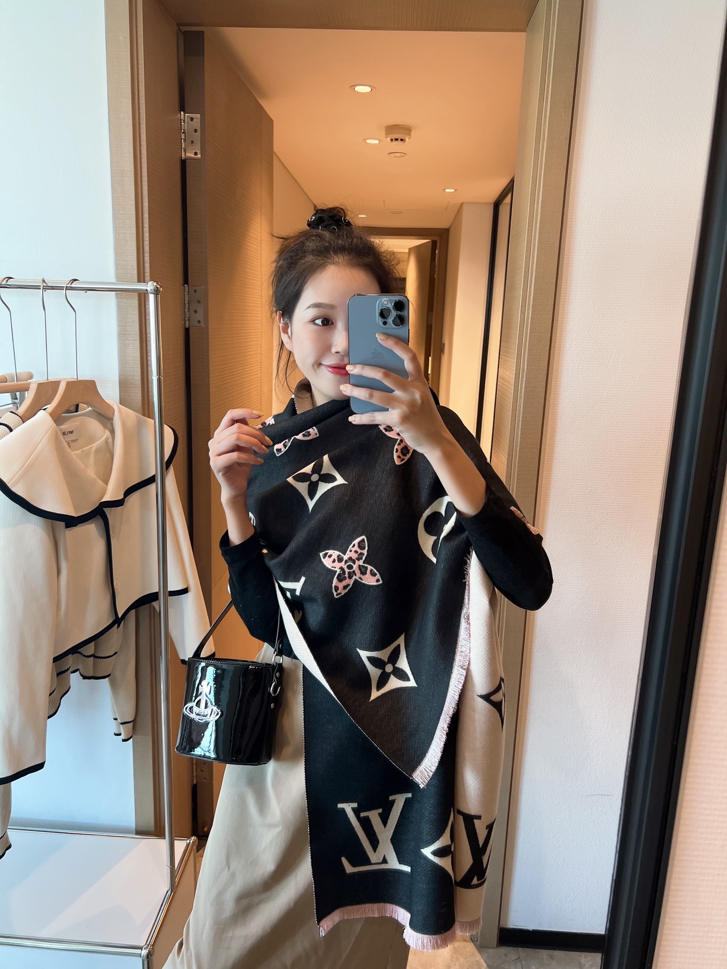 Louis Vuitton LV Scarf 110212