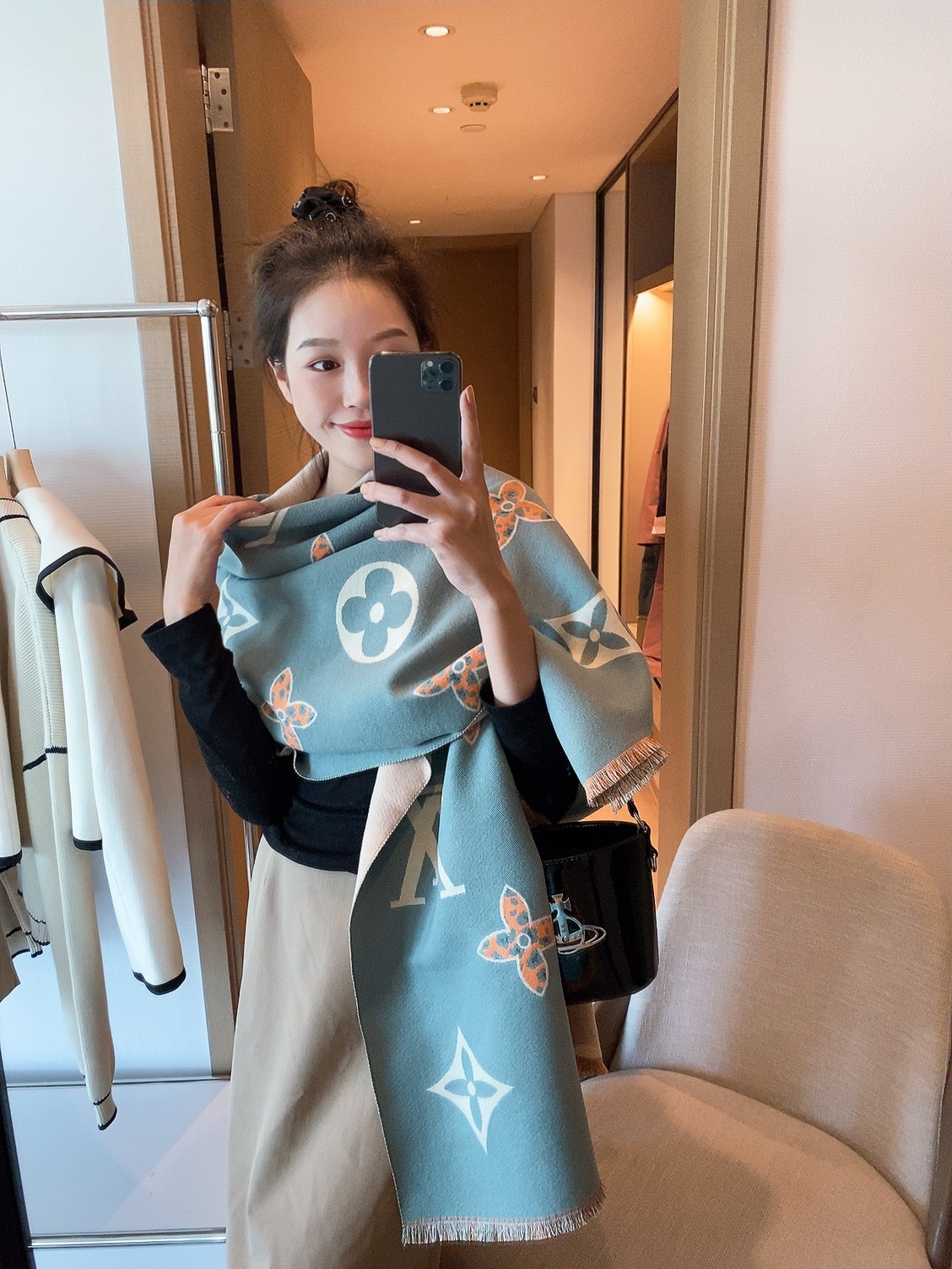 Louis Vuitton LV Scarf 110212