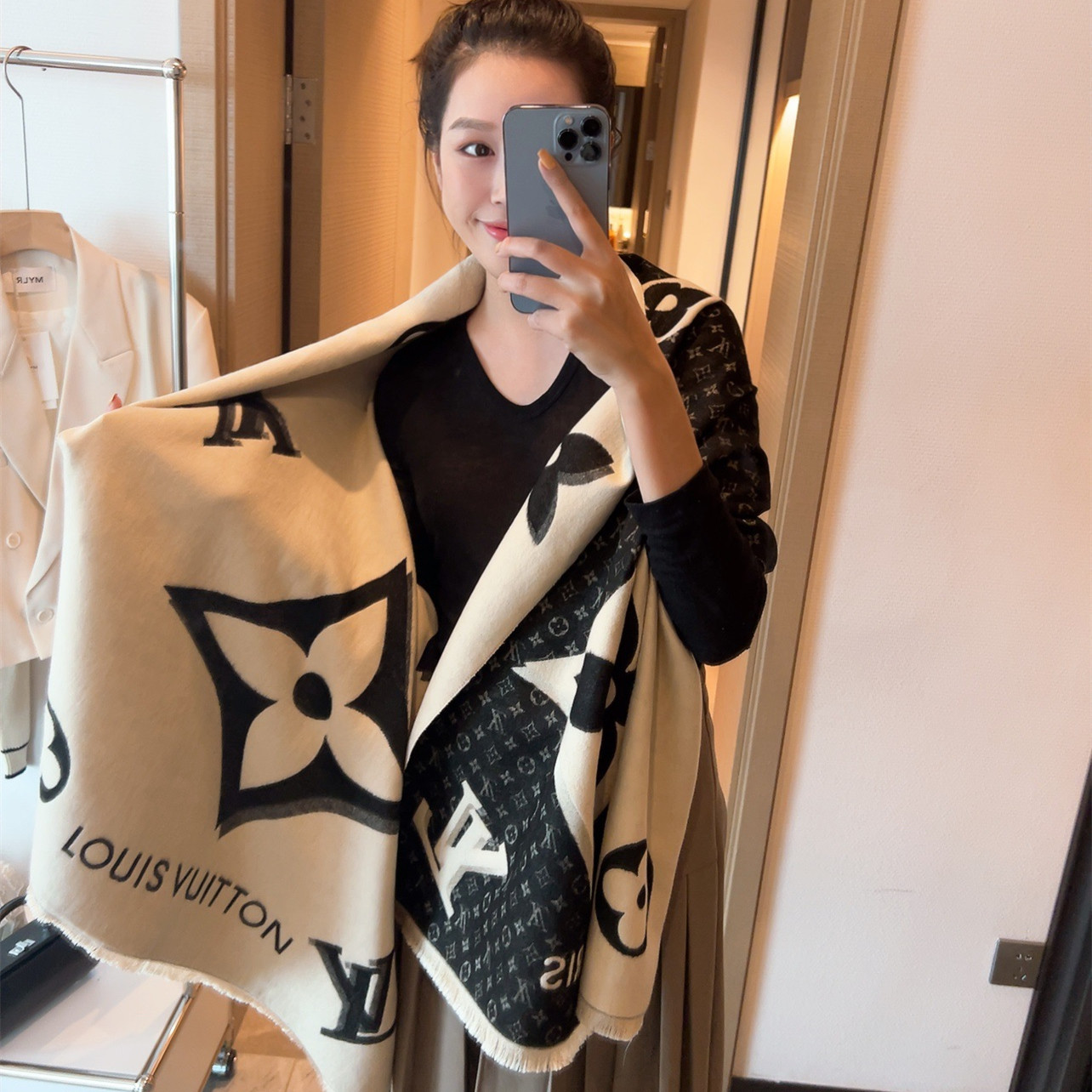 LV CROISILLO Scarf 110209