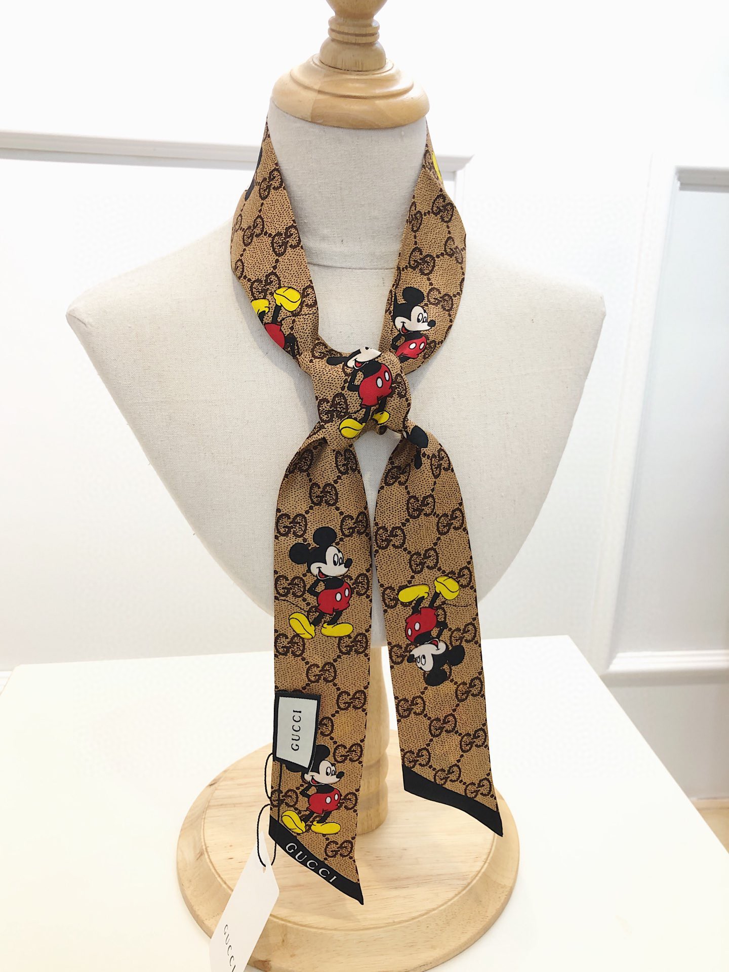 Gucci & Disney ribbon/scarf 110206