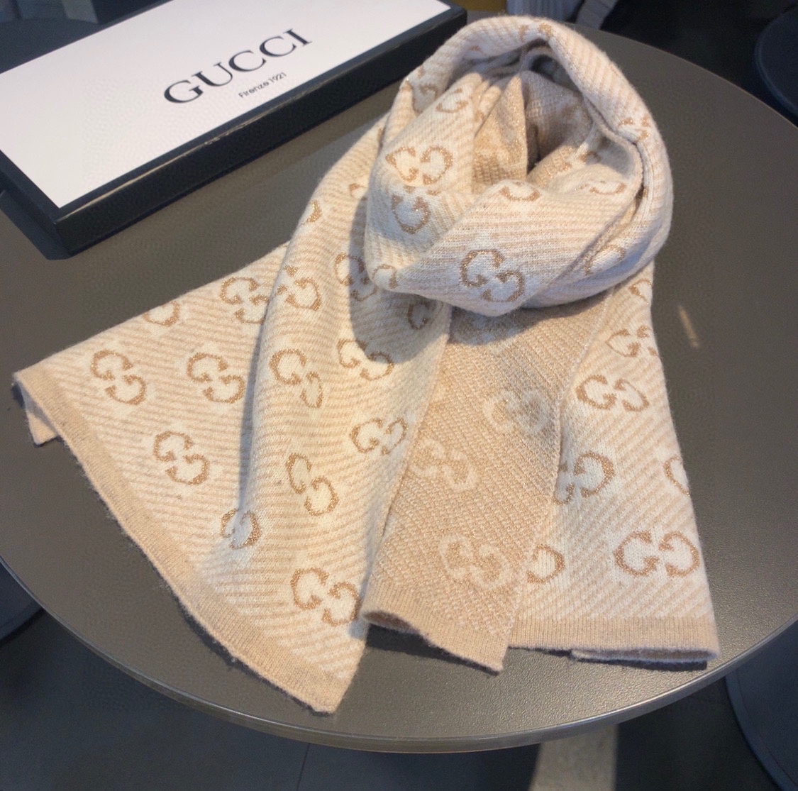 Gucci scarf 110205