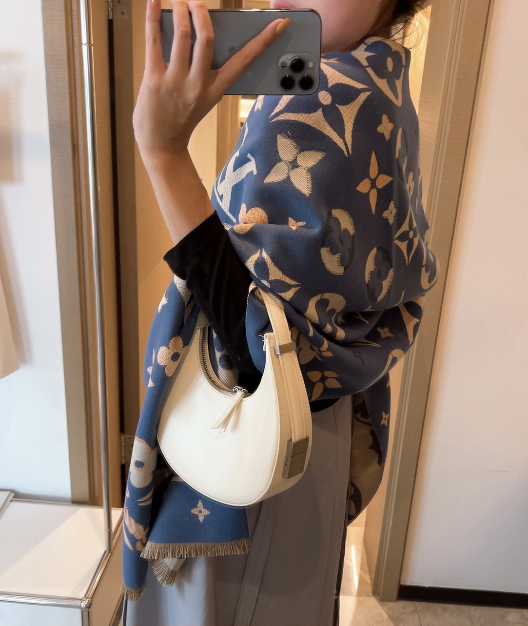 LV Garden Monogram Scarf 110299