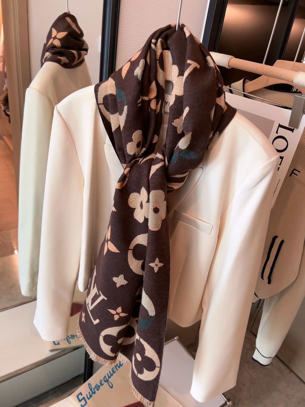 LV Garden Monogram Scarf 110299
