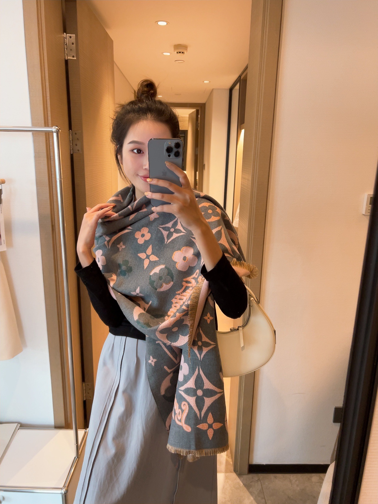 LV Garden Monogram Scarf 110299