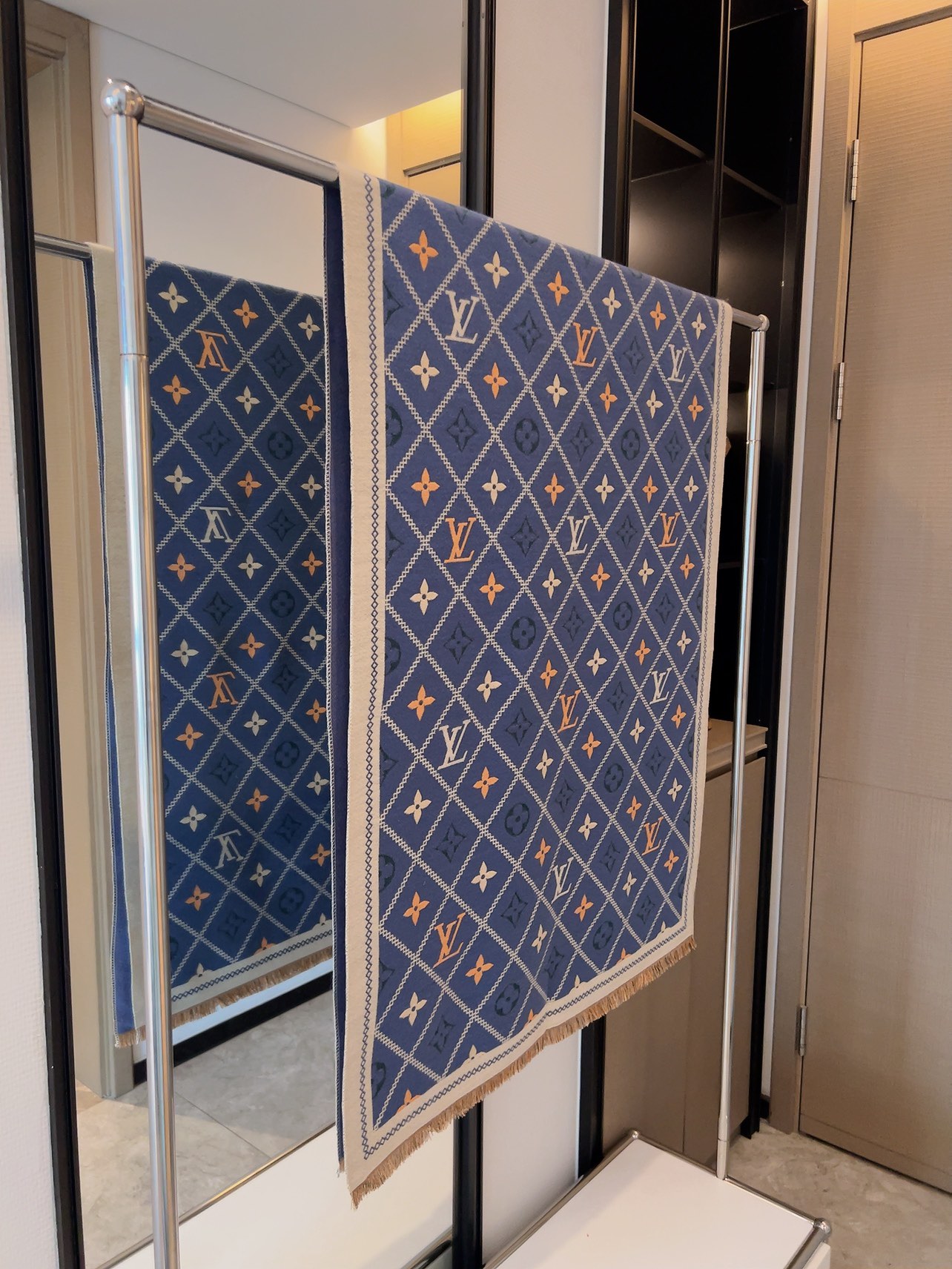 LV Louis vuitton Scarf 110293