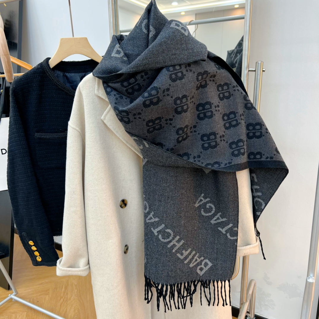 Balenciage Scarf 110288