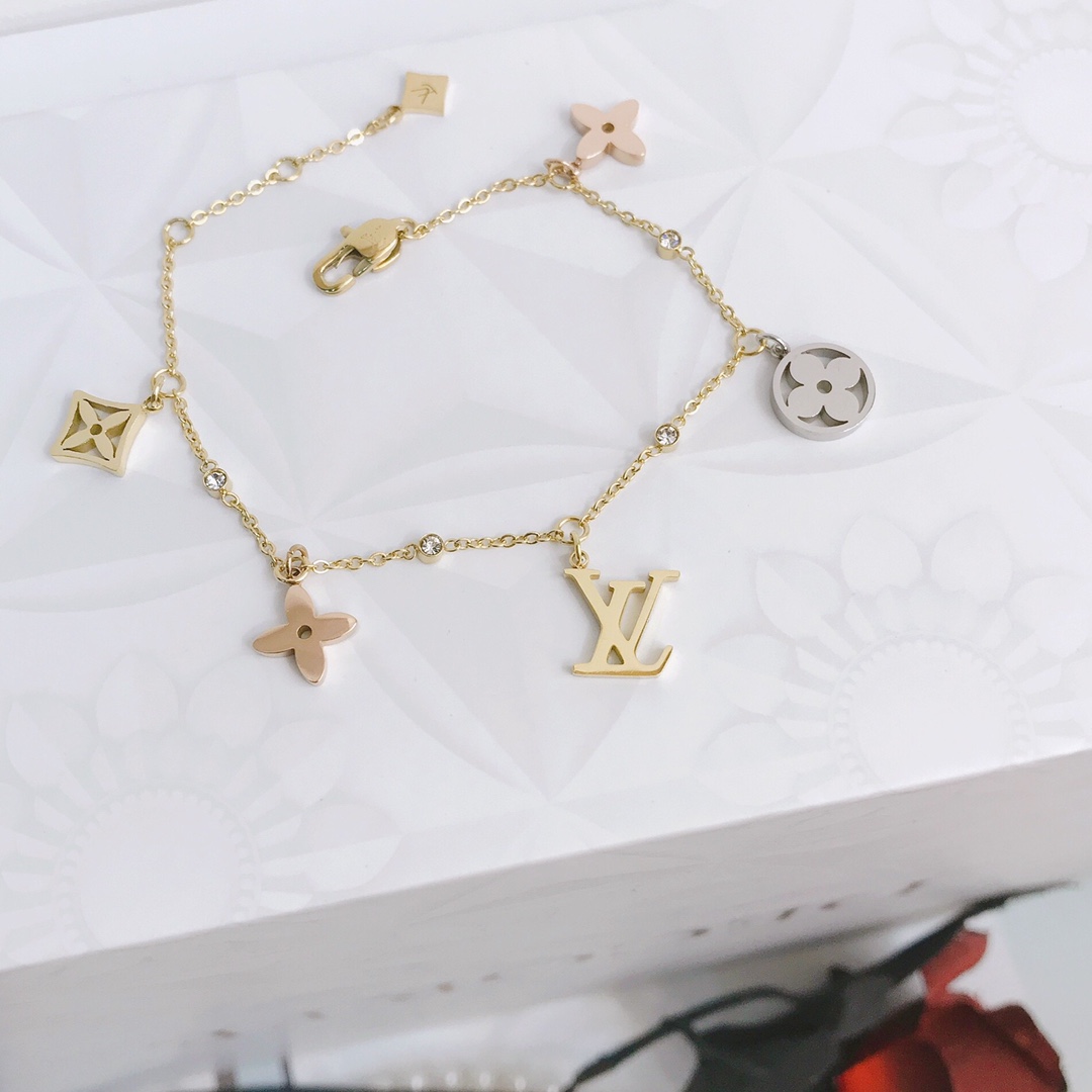 L016  lv bracelet 110309