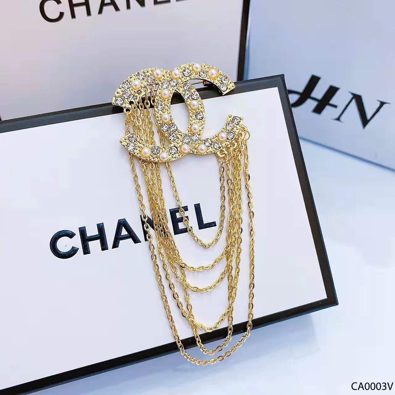 Chanel brooch 110377