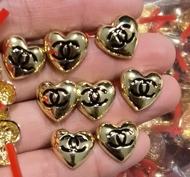 Chanel earrings gold heart cc 110376