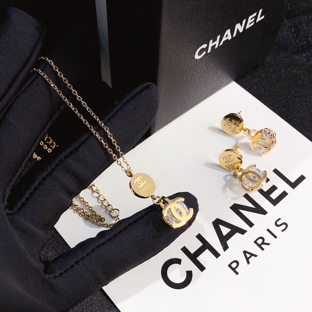 Set Chanel earrings/necklace 110373