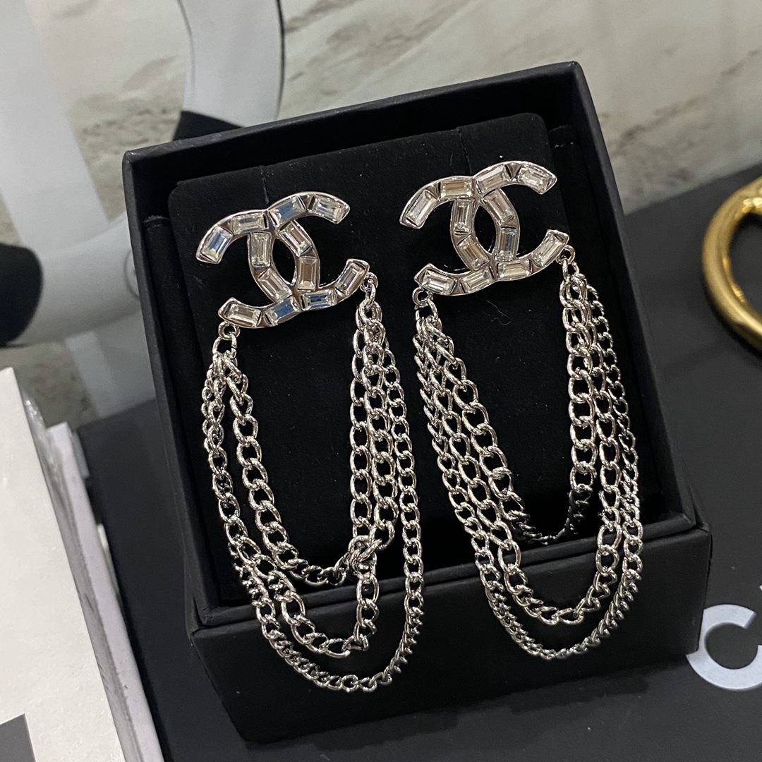 A828  chanel earrings 110422