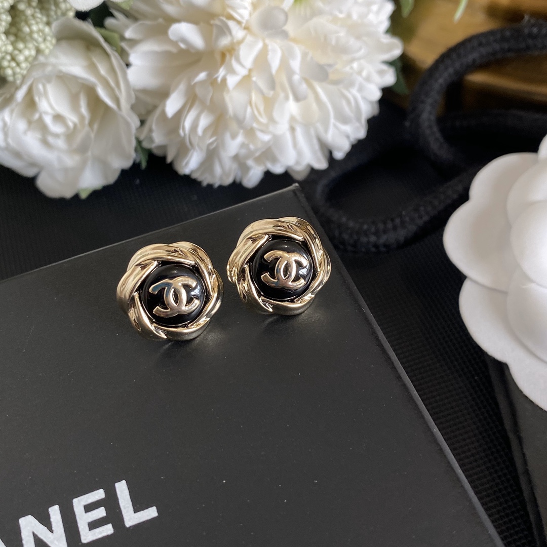 A968  Chanel earrings 110416