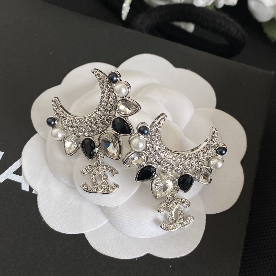 A354  Chanel earrings 110413
