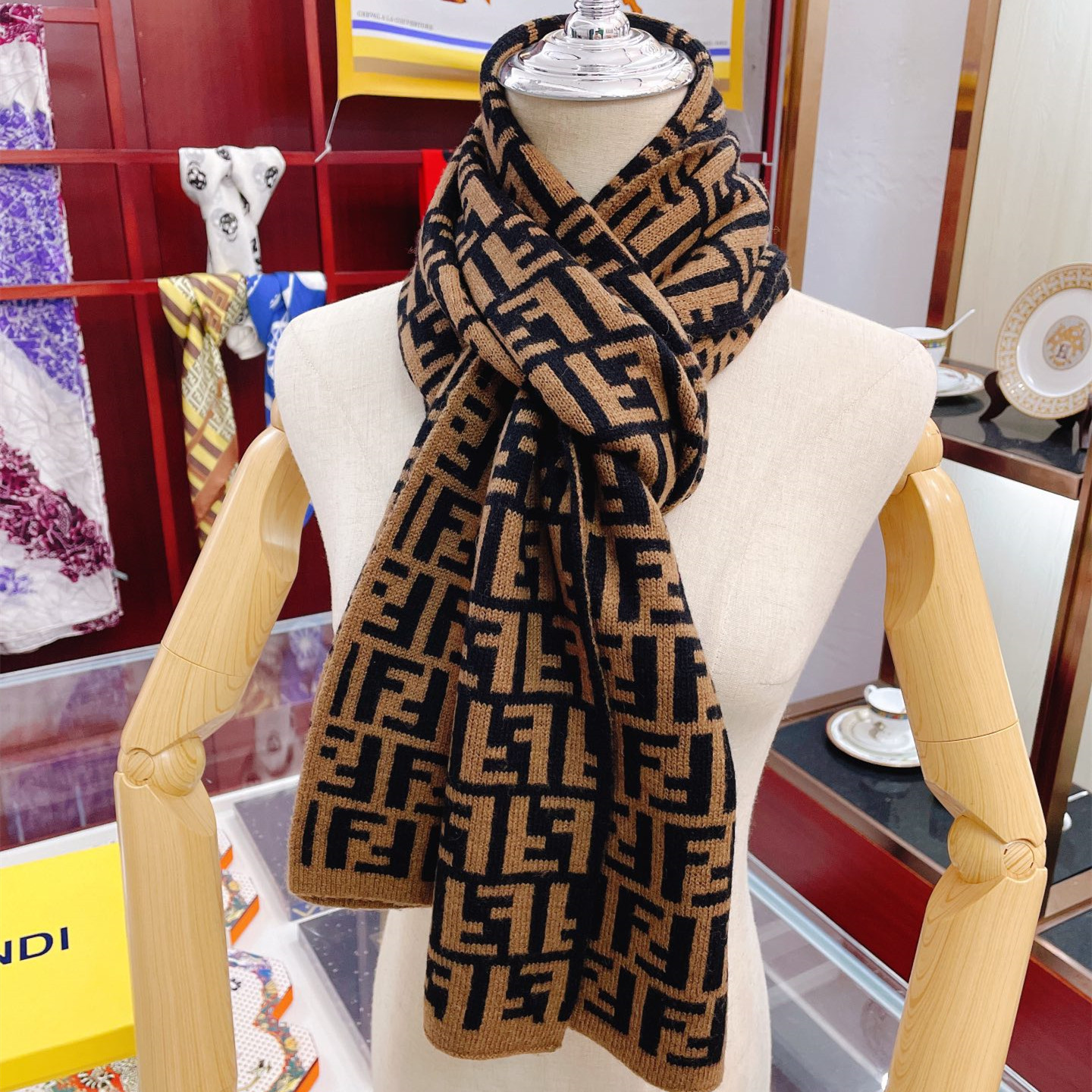 Fendi women/men Scarf 110440