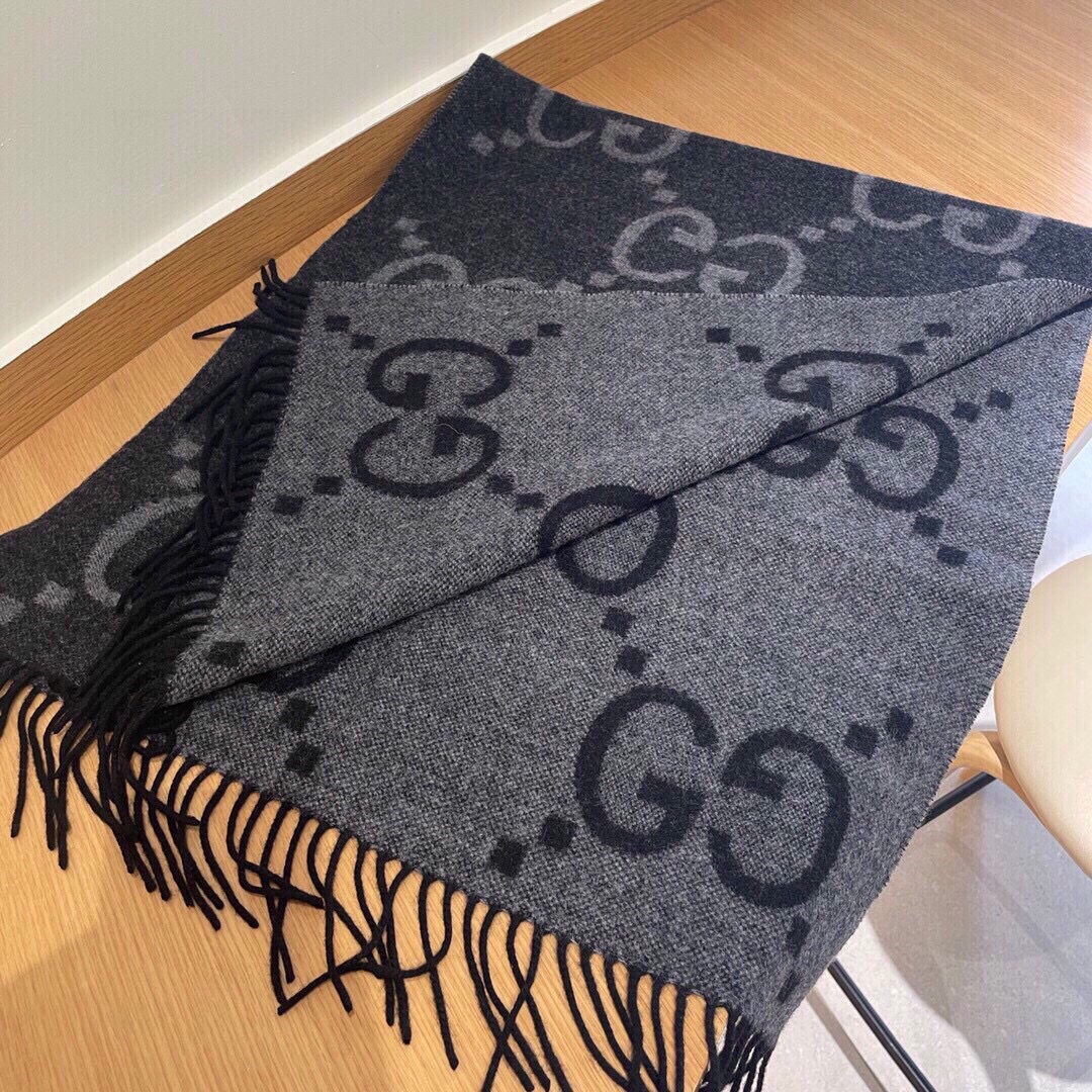 Gucci  scarf 110437