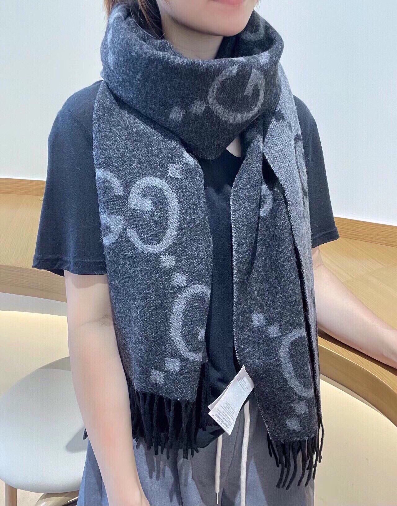 Gucci  scarf 110437