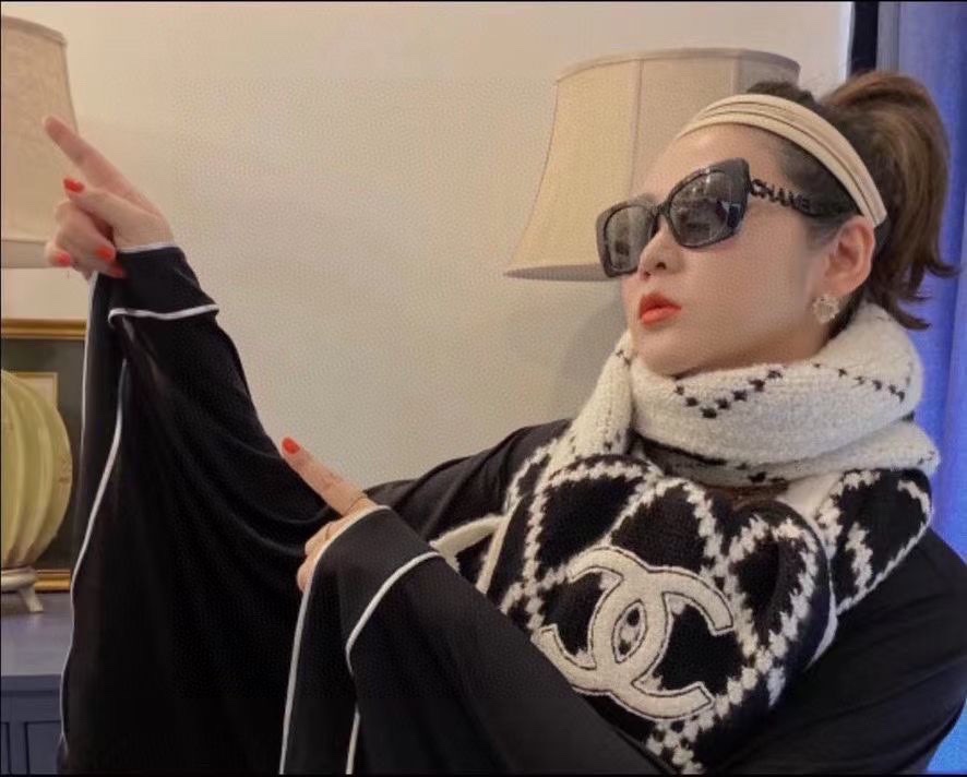 Chanel scarf 110430