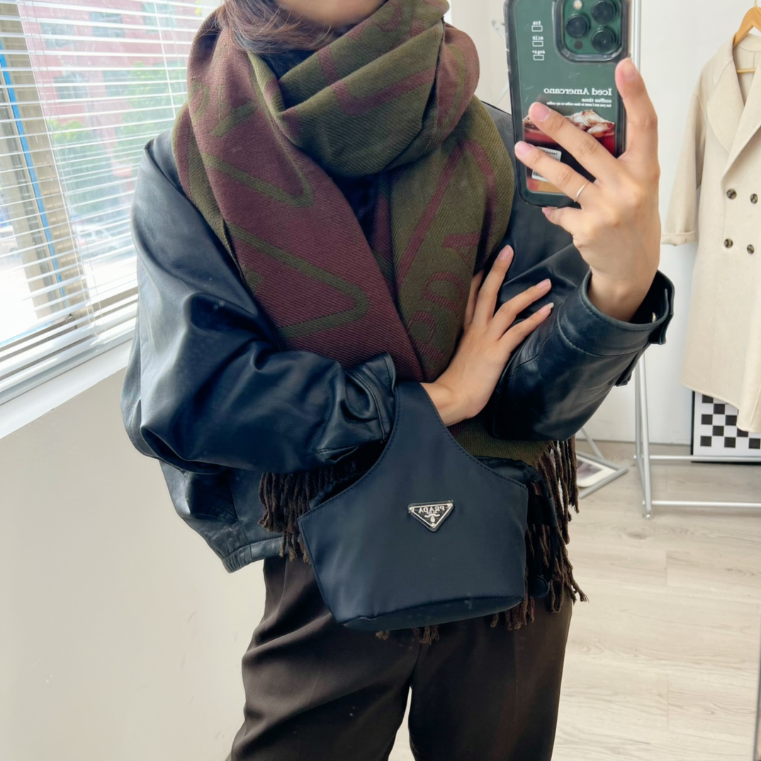 Prada scarf 110428