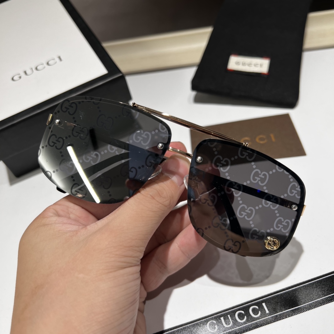 Gucci Sunglasses 8856