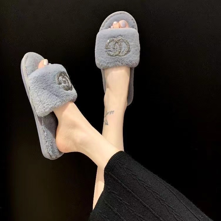 Gray-Gucci fur slippers