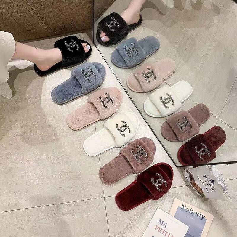 GRAY-Chanel fur slippers