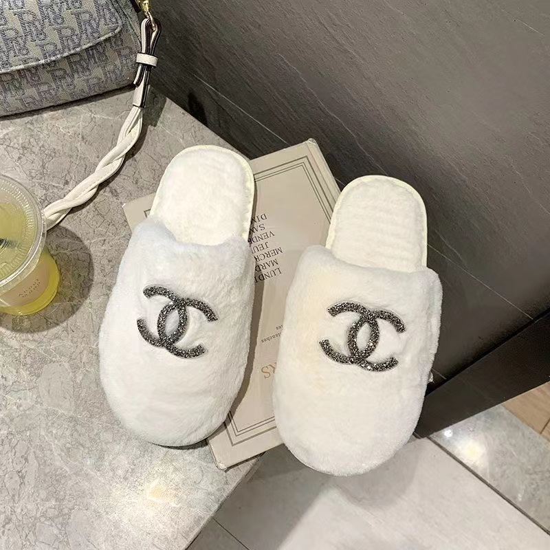 White-Chanel fur slippers