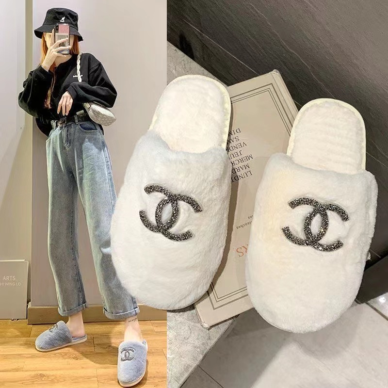 White-Chanel fur slippers