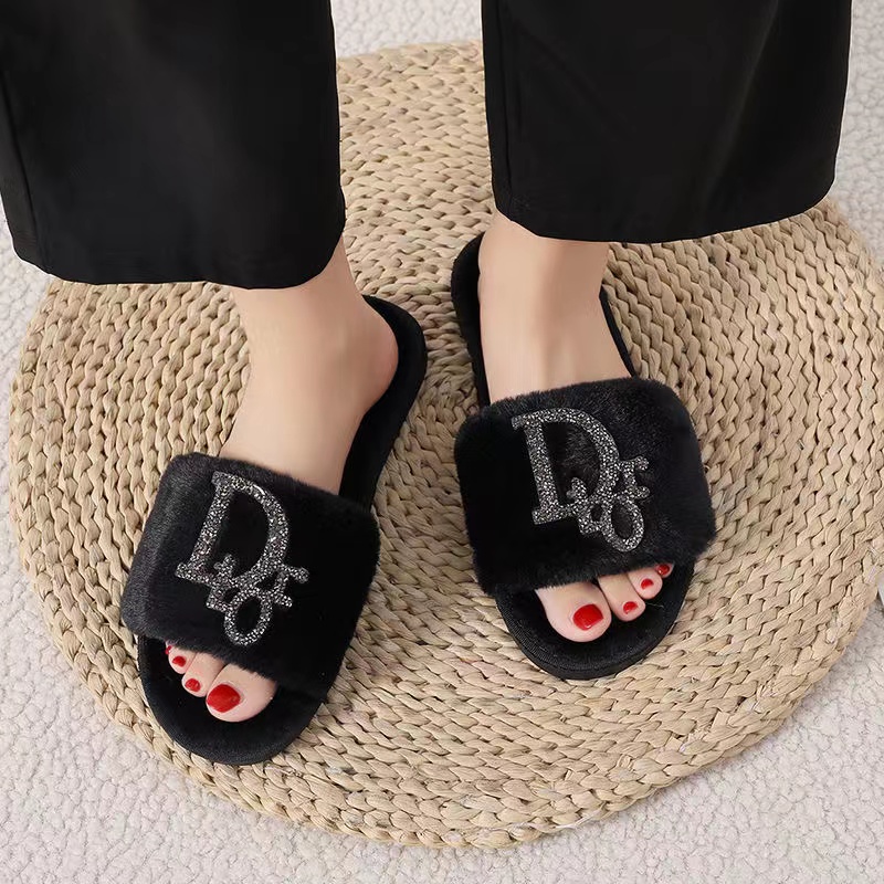 Black-Dior fur slippers