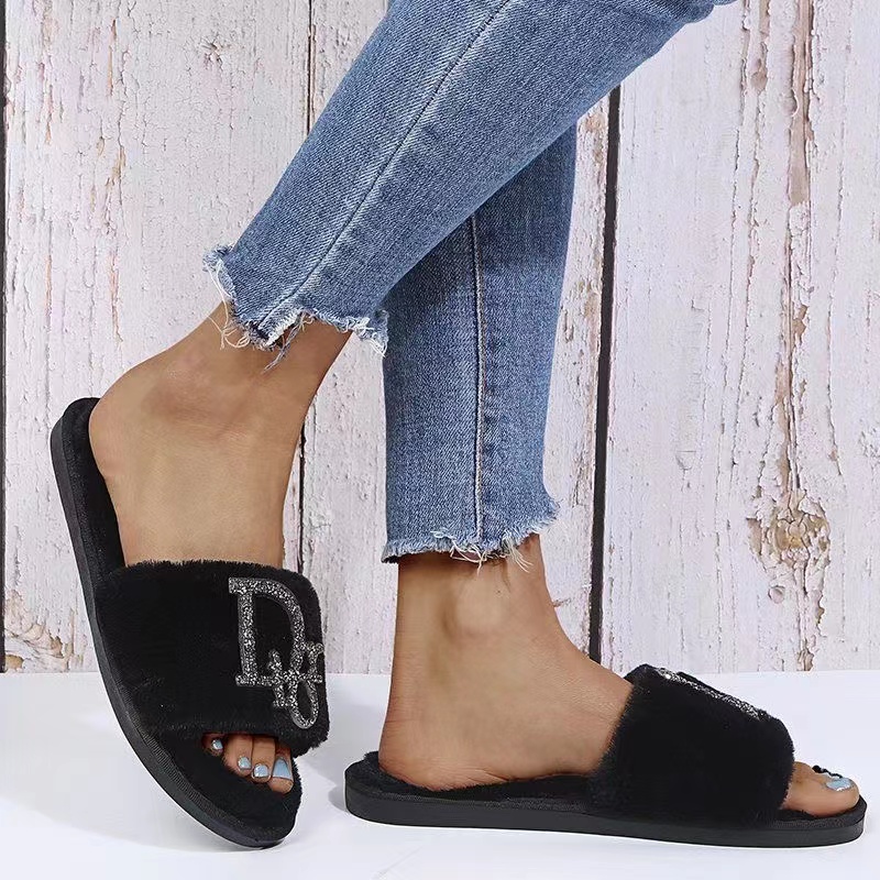 Black-Dior fur slippers