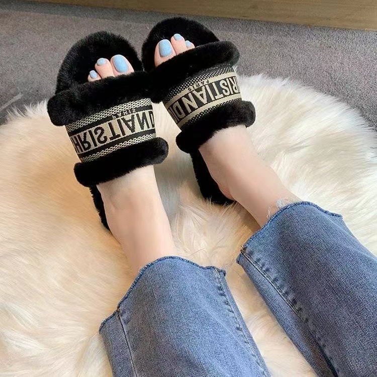 Black-Dior fur slippers