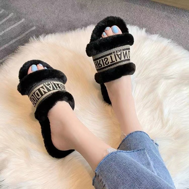 Black-Dior fur slippers