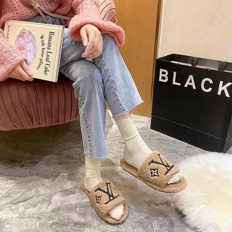 Brown-LV fur slippers Louis vuitton