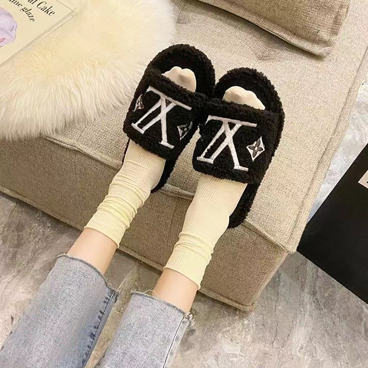 Black-LV fur slippers Louis vuitton