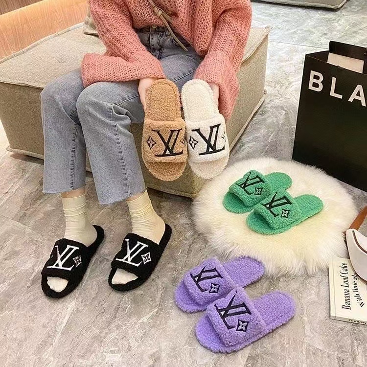 Black-LV fur slippers Louis vuitton