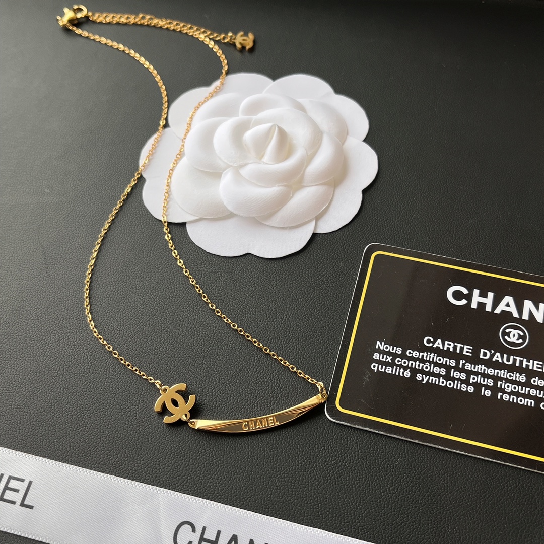 X477  Chanel necklace 110506