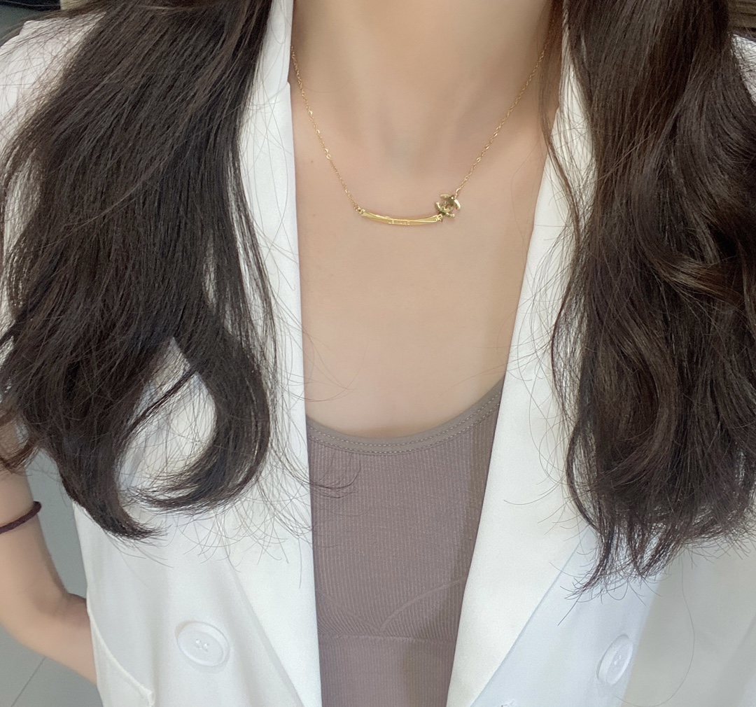 X477  Chanel necklace 110506