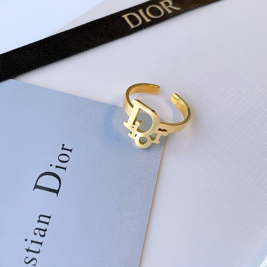 J091  Dior Ring 110501