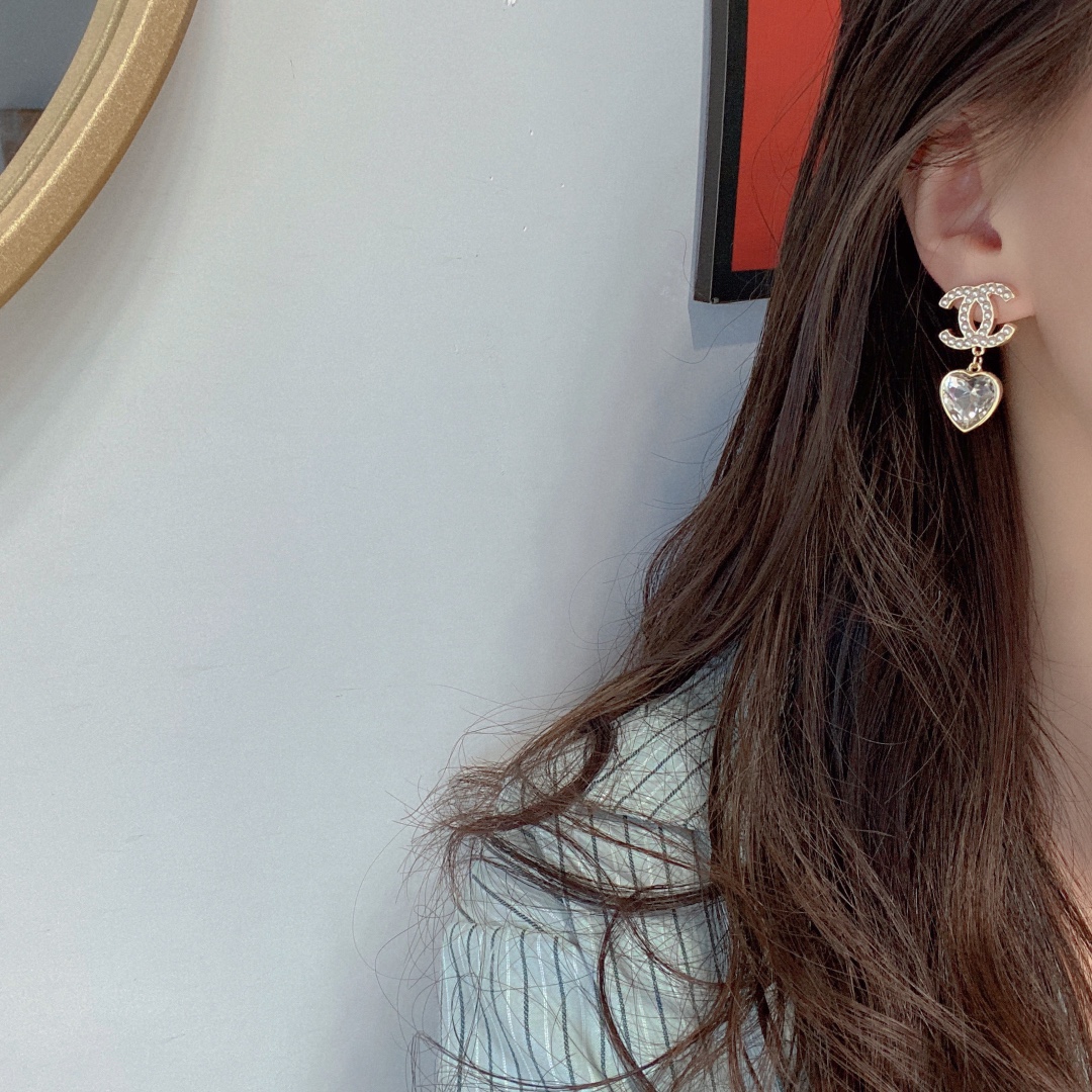 A828  Chanel earrings 110485