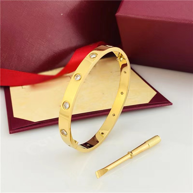 Yellow Gold Cartier unfading love Bracelet