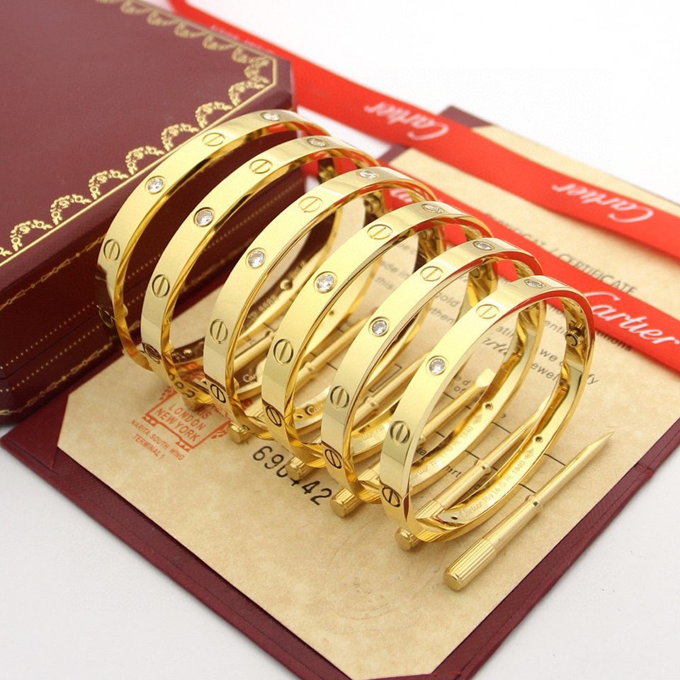 Yellow gold Cartier unfading love Bracelet