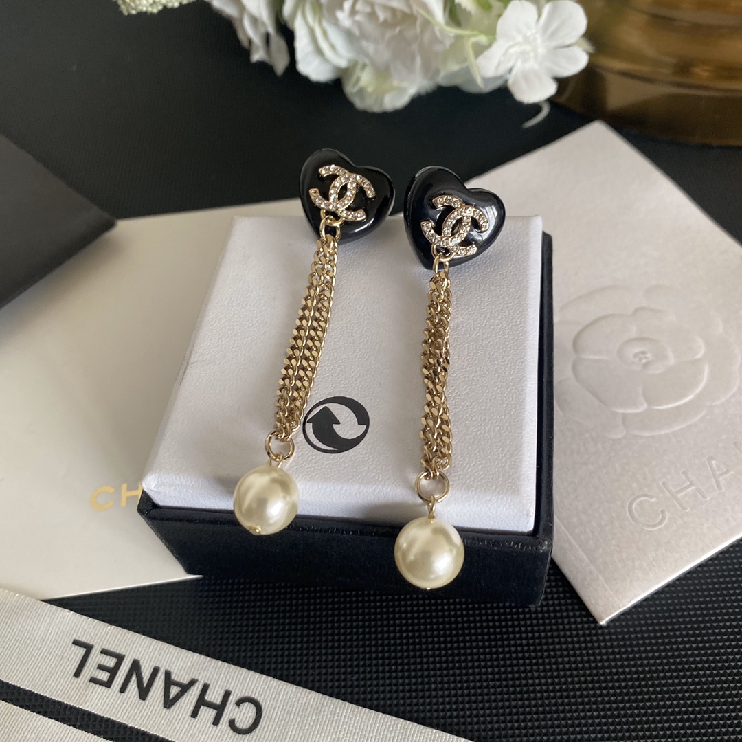 A1149  Chanel earrings