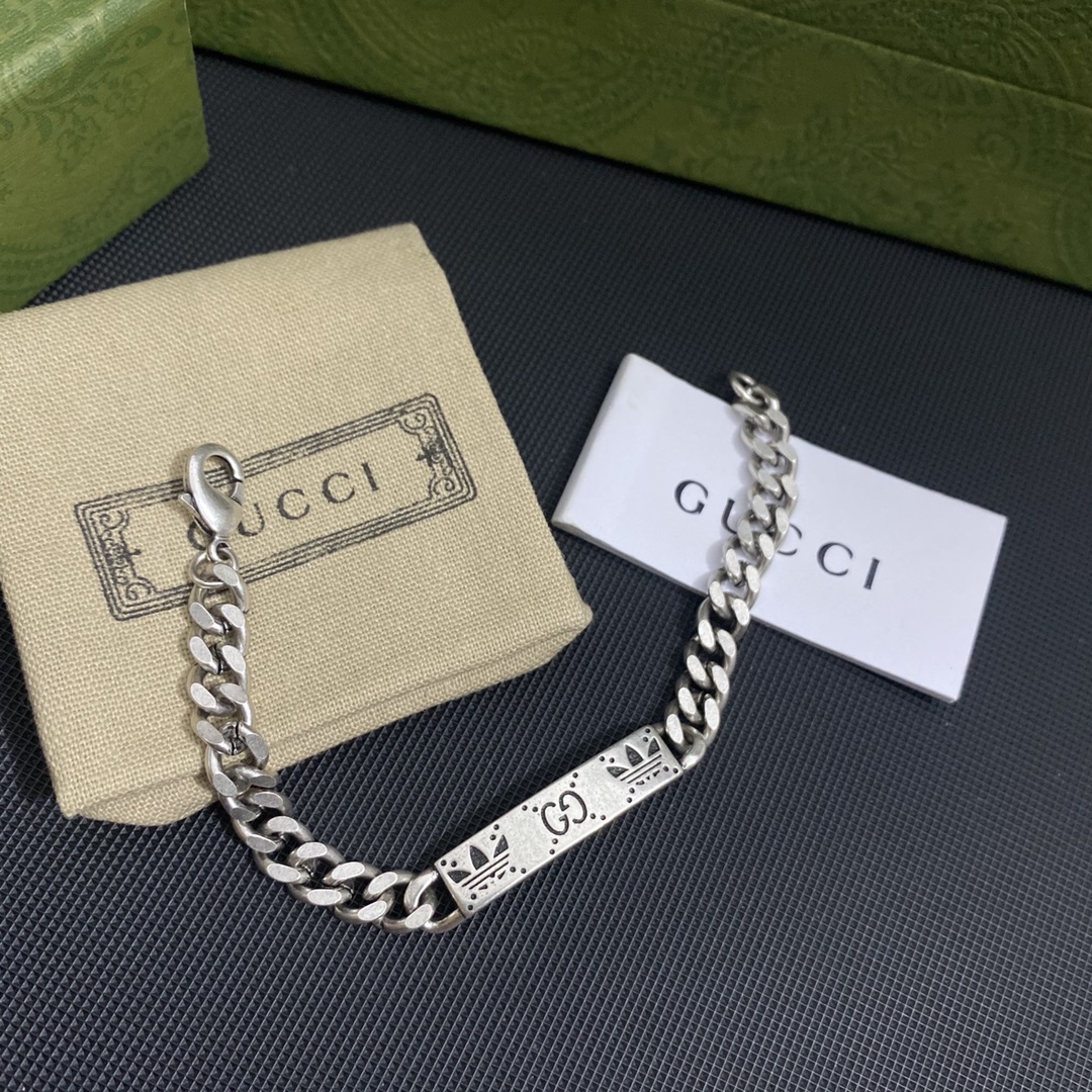 B222  Gucci bracelet